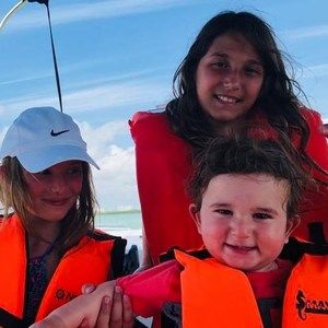 Meet your Posher, Aida